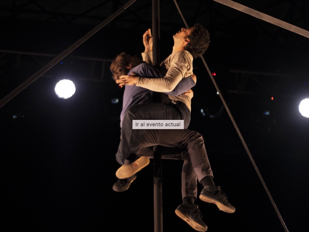 Latas. Espectáculo de teatro y circo en Salamanca. Compañía D`Click